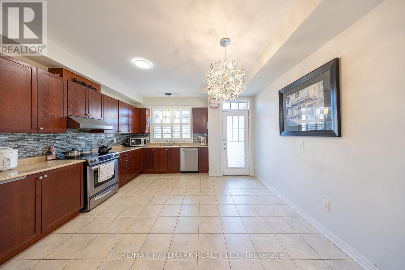 322 Delray Drive, Markham, Ontario  L6E 0R2 - Photo 6 - N13075706
