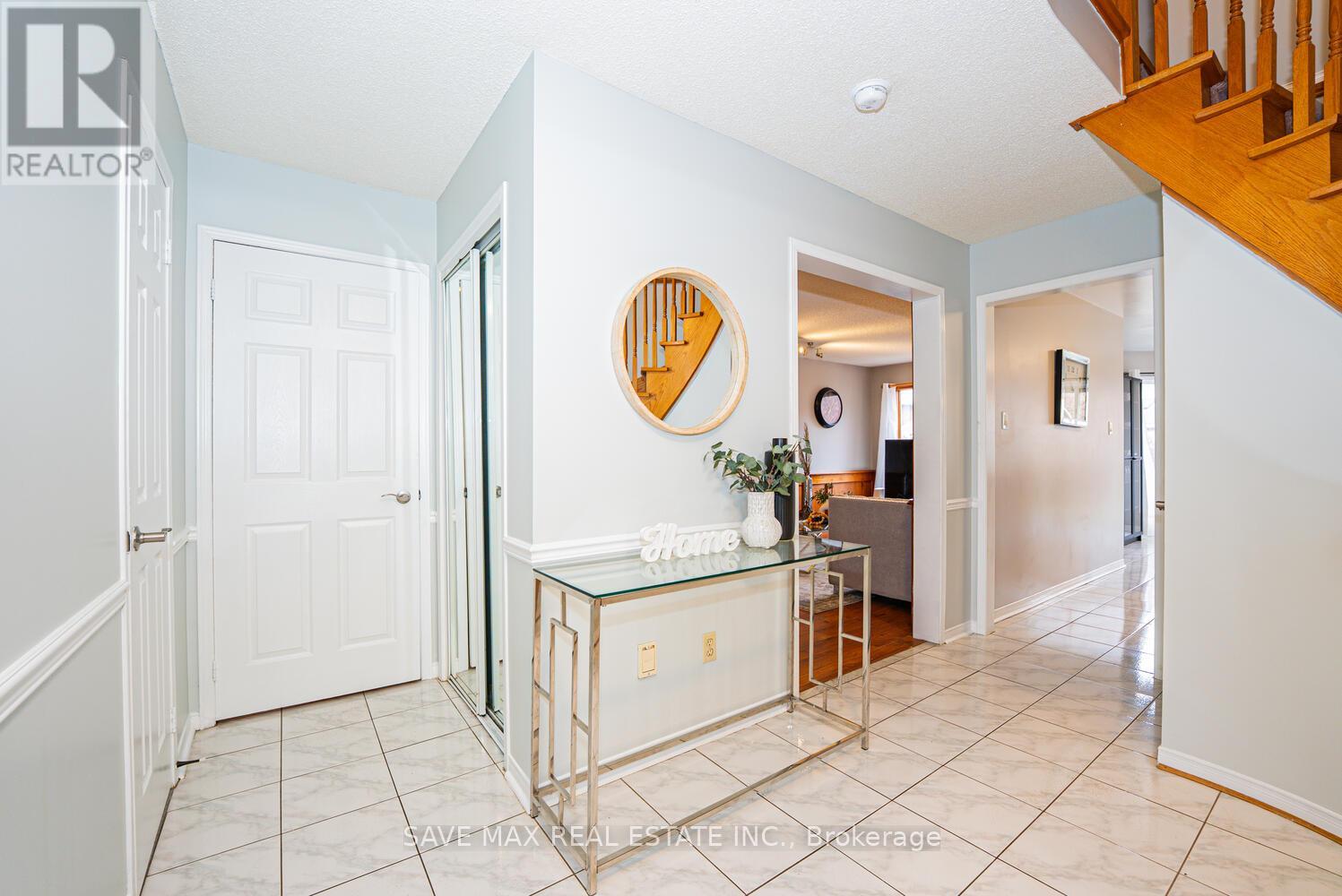 30 Adirondack Crescent, Brampton, Ontario  L6R 1E5 - Photo 5 - W13075694