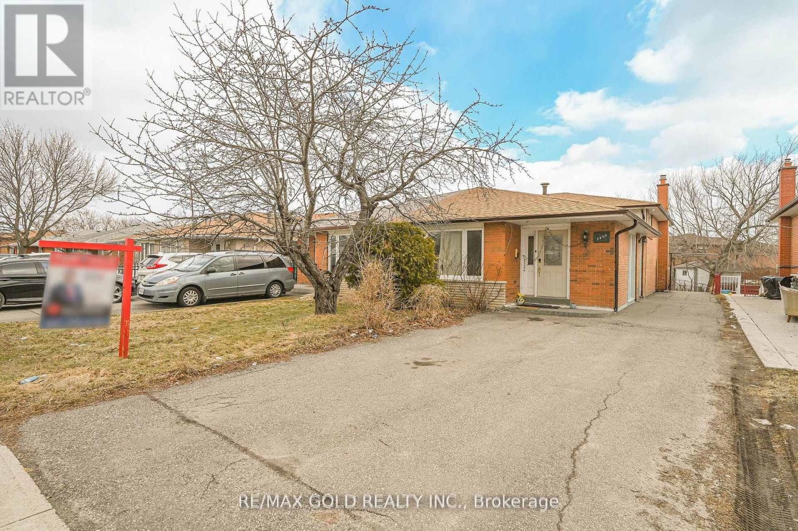 3200 Morning Star Drive, Mississauga, Ontario  L4T 1X5 - Photo 2 - W13075704