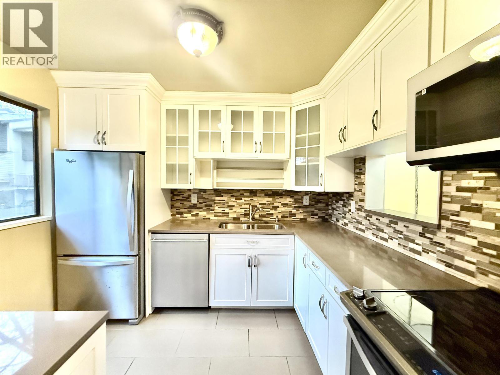 111 2915 NORMAN AVENUE, Coquitlam, British Columbia