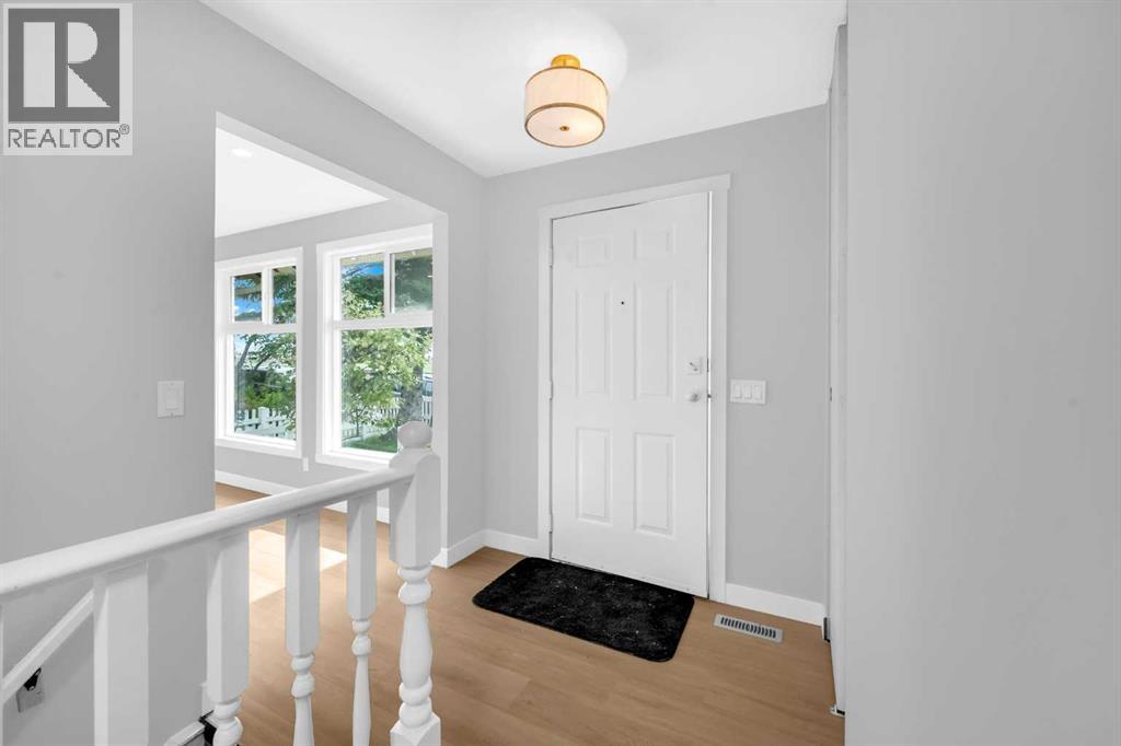 219 Falwood Way Ne, Calgary, Alberta  T3J 1A9 - Photo 2 - A2307468