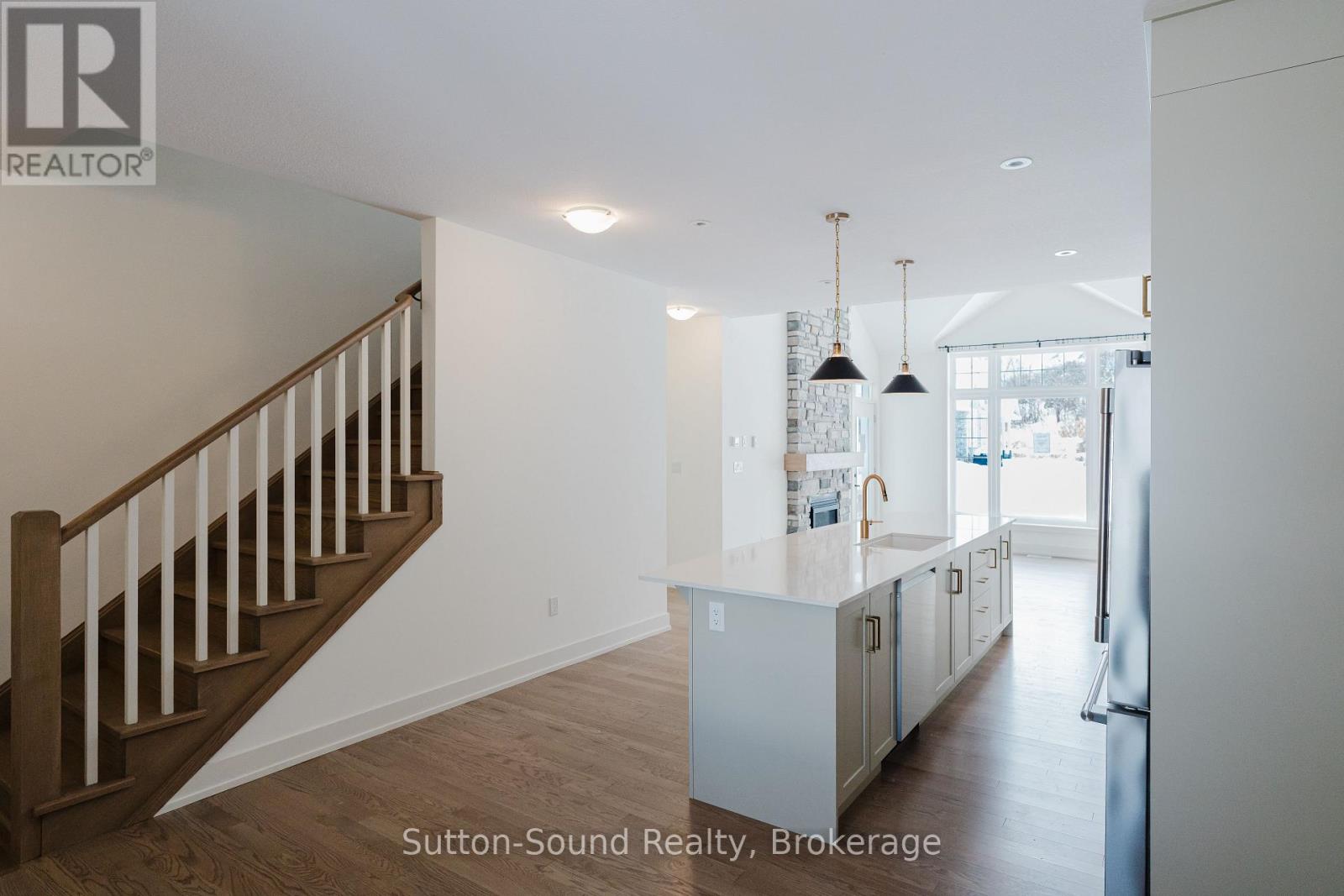 306 Sandpiper Lane, Georgian Bluffs, Ontario  N0H 1S0 - Photo 5 - X12629892
