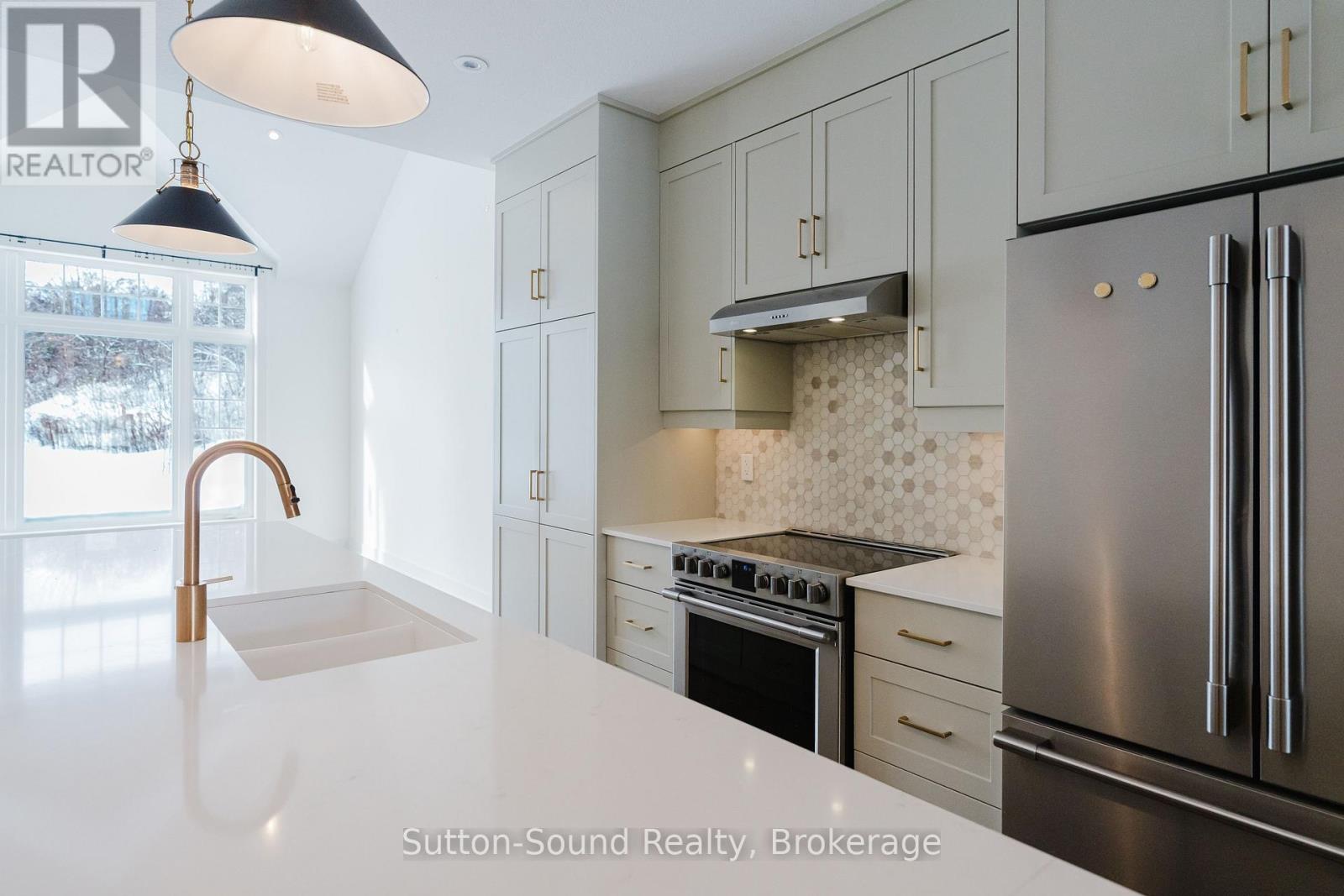 306 Sandpiper Lane, Georgian Bluffs, Ontario  N0H 1S0 - Photo 7 - X12629892