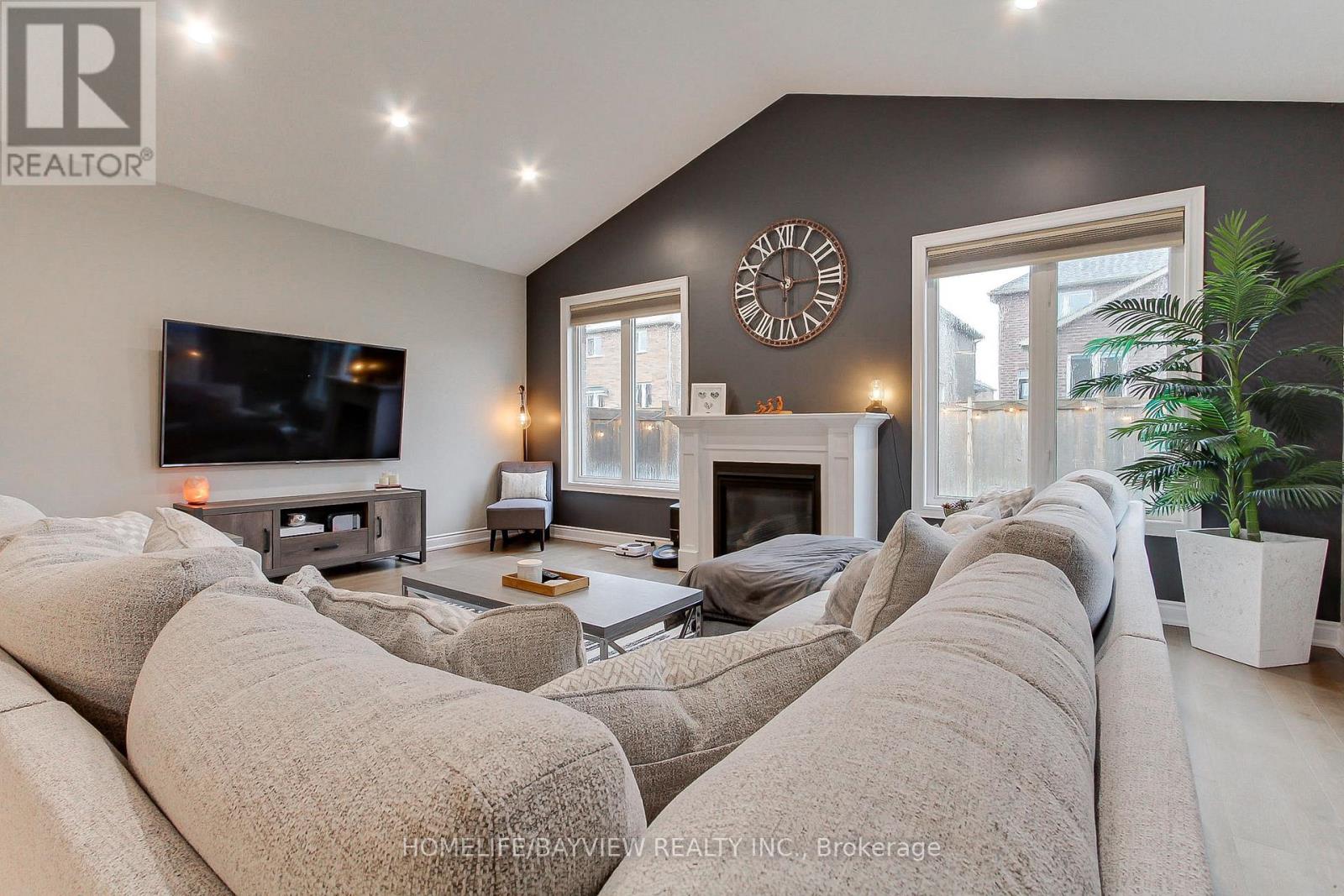 35 Booth Lane, Barrie, Ontario  L4N 0S4 - Photo 4 - S13017368