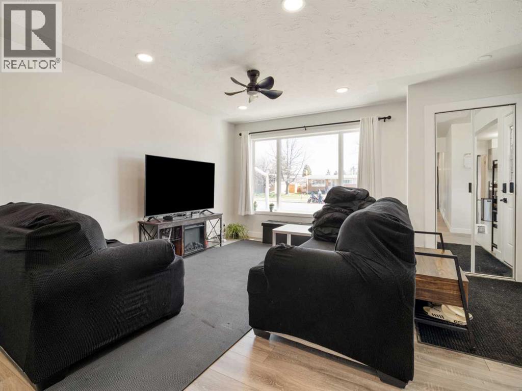 1414 Henderson Lake Boulevard S, Lethbridge, Alberta  T1K 3B8 - Photo 4 - A2303249