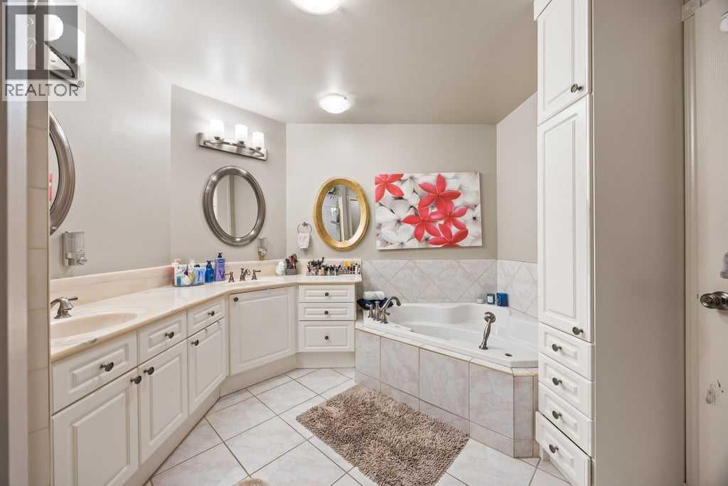 4 Prominence Path Sw, Calgary, Alberta  T3H 2W7 - Photo 31 - A2306246