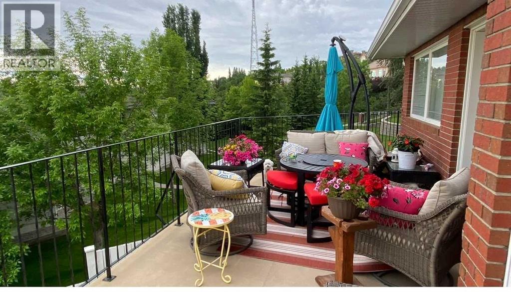 4 Prominence Path Sw, Calgary, Alberta  T3H 2W7 - Photo 40 - A2306246
