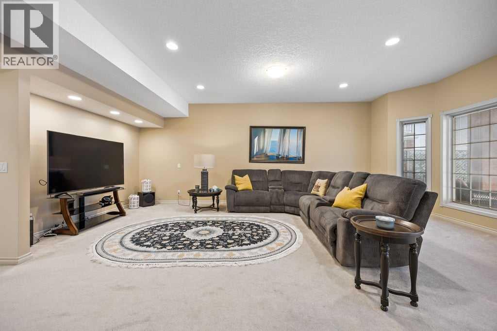 4 Prominence Path Sw, Calgary, Alberta  T3H 2W7 - Photo 36 - A2306246