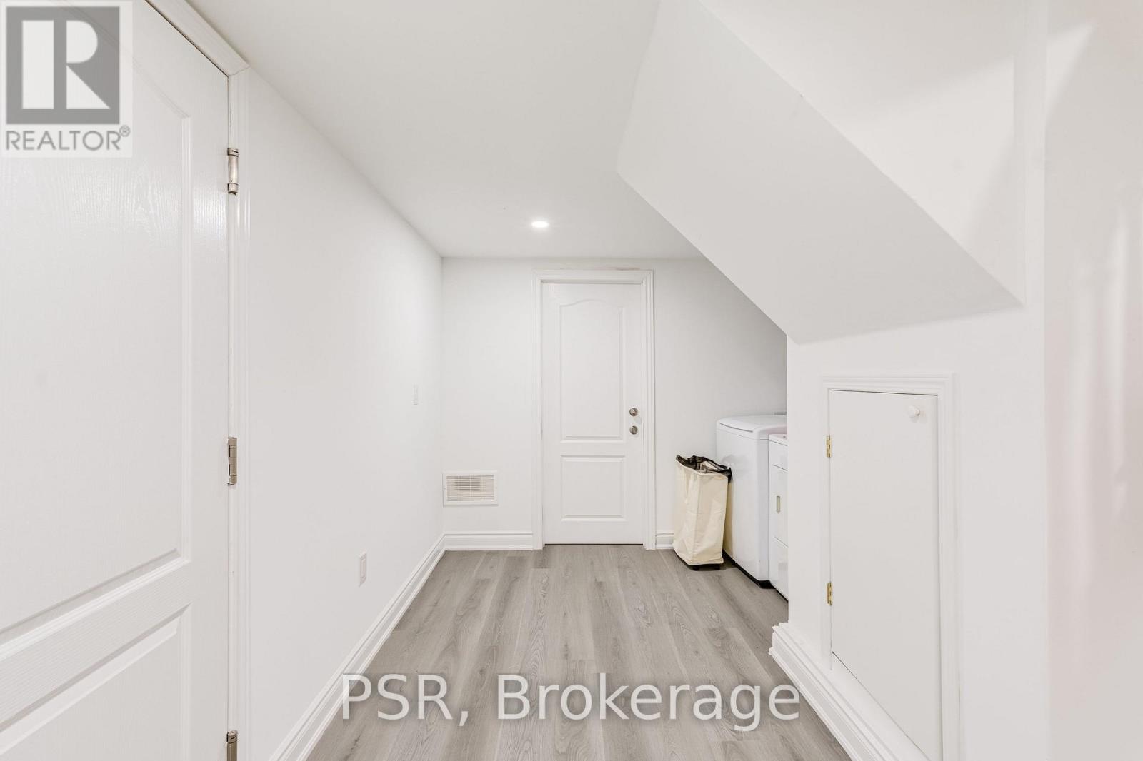 24 Skelmore #lower Crescent, Toronto, Ontario  M3A 2G8 - Photo 17 - C13050666