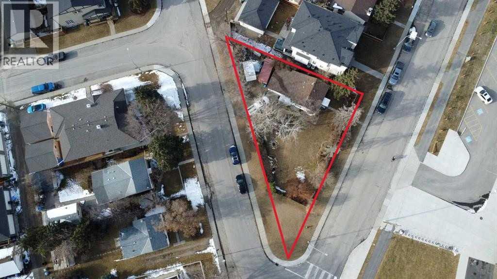 2103 Mackay Road NW, Calgary, Alberta