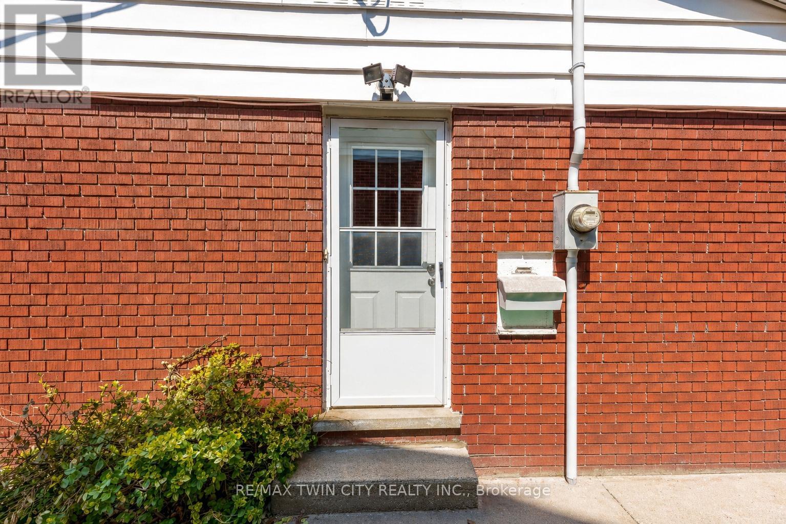 92 Braeside Avenue, Waterloo, Ontario  N2J 2C6 - Photo 46 - X13056898