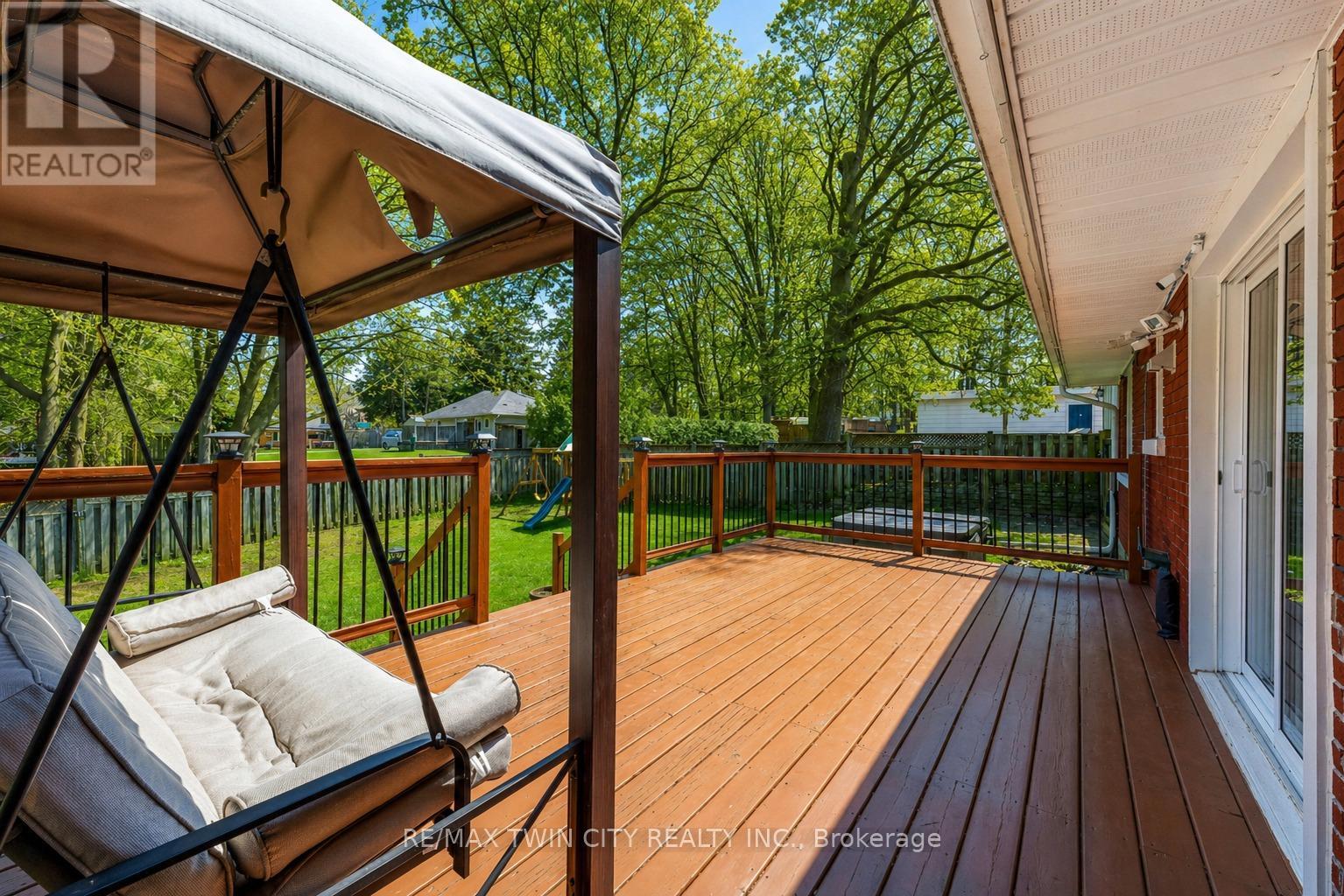 92 Braeside Avenue, Waterloo, Ontario  N2J 2C6 - Photo 41 - X13056898