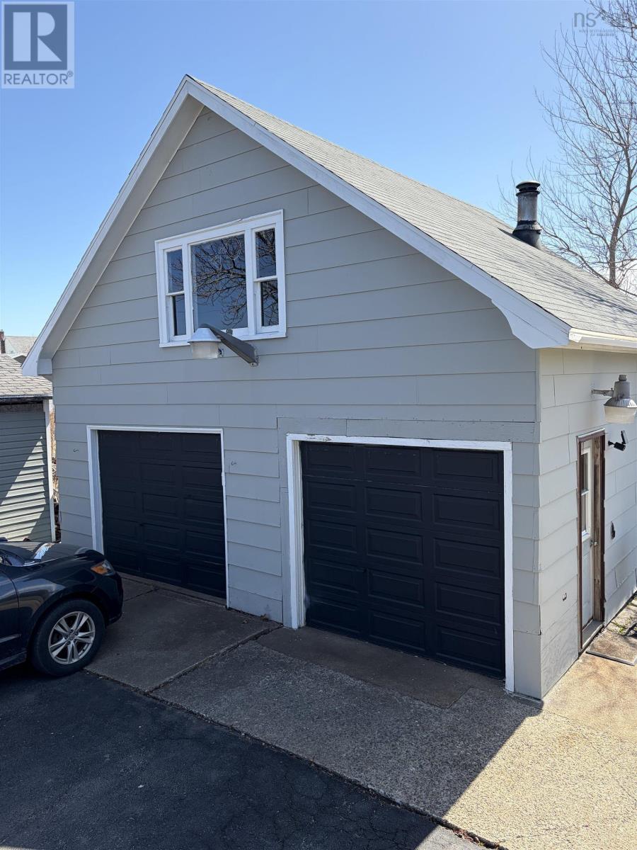 11 Luke Street, Glace Bay, Nova Scotia  B1A 1N7 - Photo 3 - 202609470