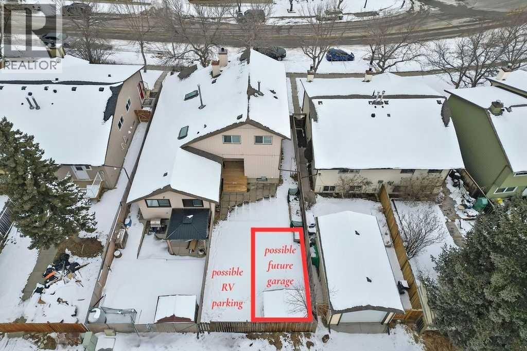 129 Berwick Drive NW, Calgary, Alberta  T3K 1E7 - Photo 31 - A2293000
