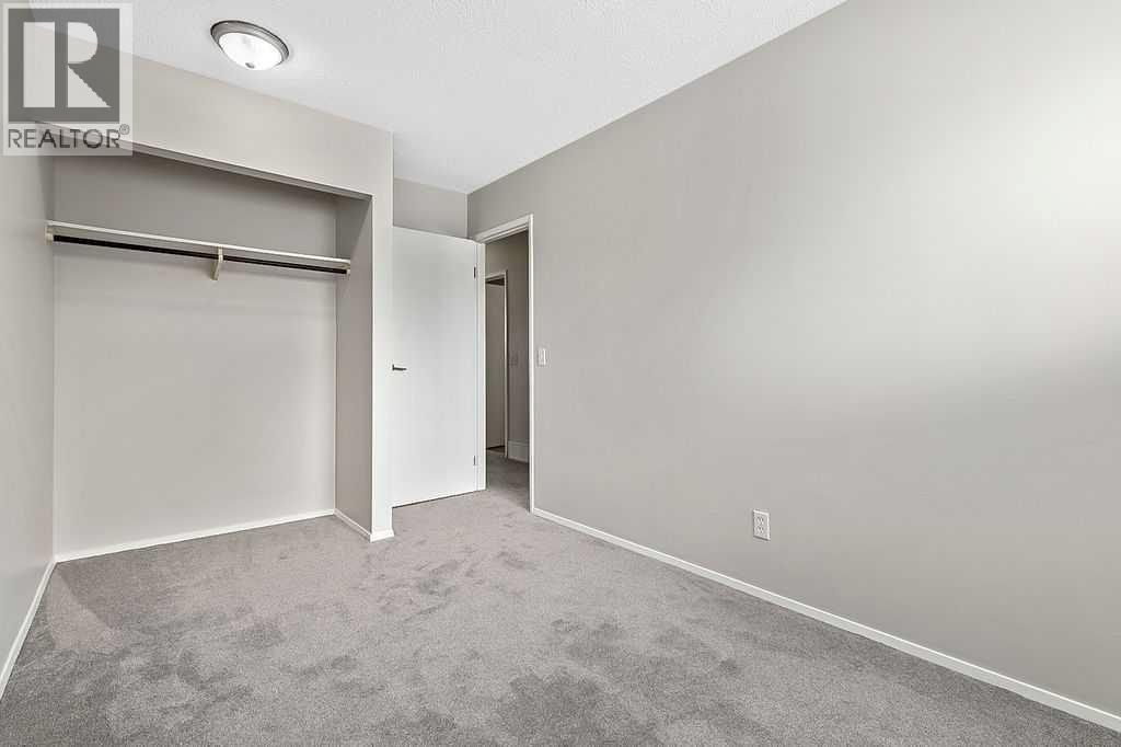 129 Berwick Drive NW, Calgary, Alberta  T3K 1E7 - Photo 17 - A2293000