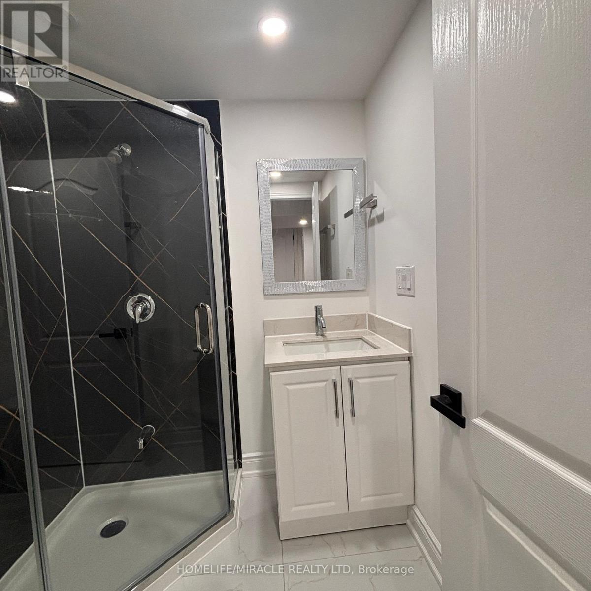 Bsmt - 12 Holmstead Court, Brampton, Ontario  L6S 1R9 - Photo 13 - W13075740