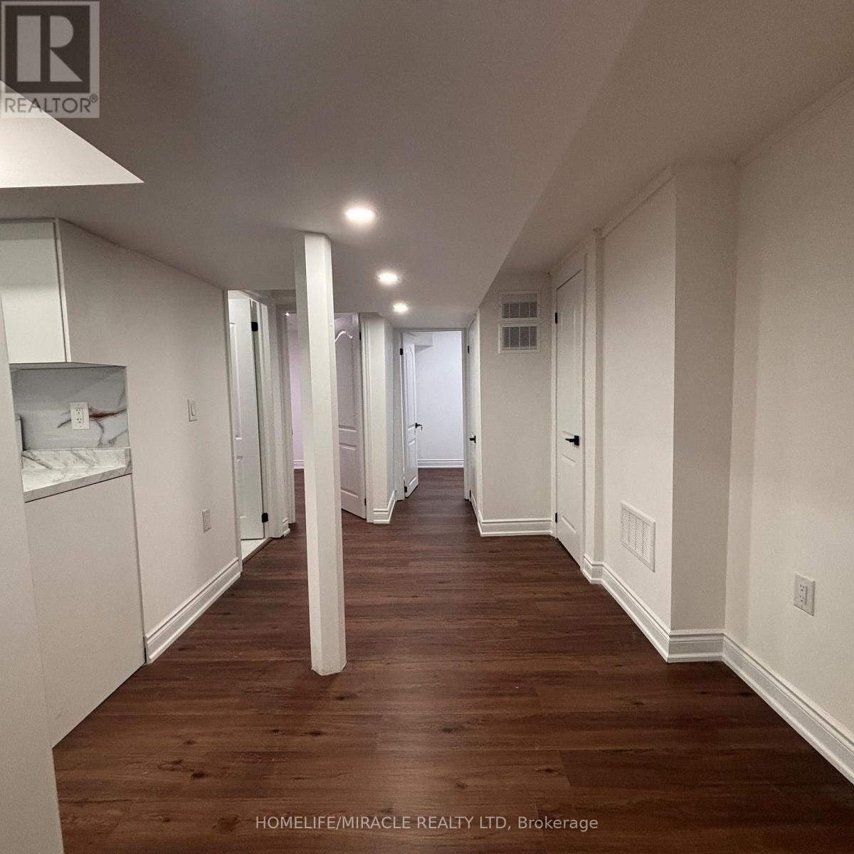 Bsmt - 12 Holmstead Court, Brampton, Ontario  L6S 1R9 - Photo 4 - W13075740