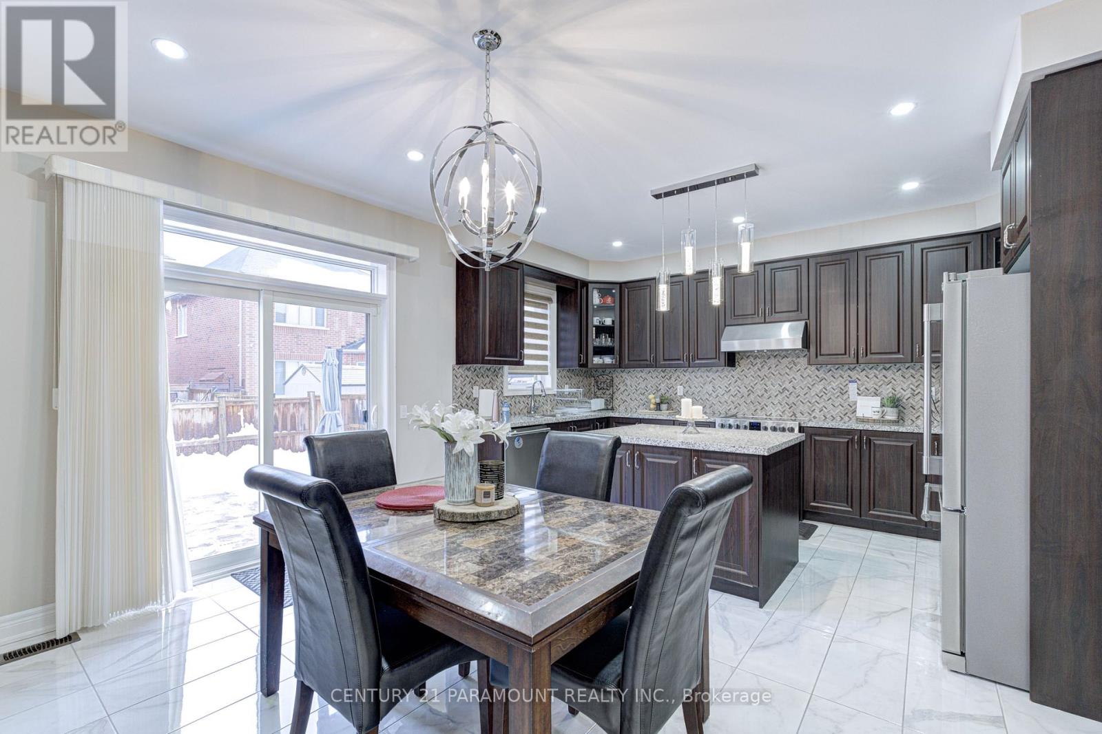 563 Dougall Avenue E, Caledon, Ontario  L7C 3Z4 - Photo 10 - W13075764