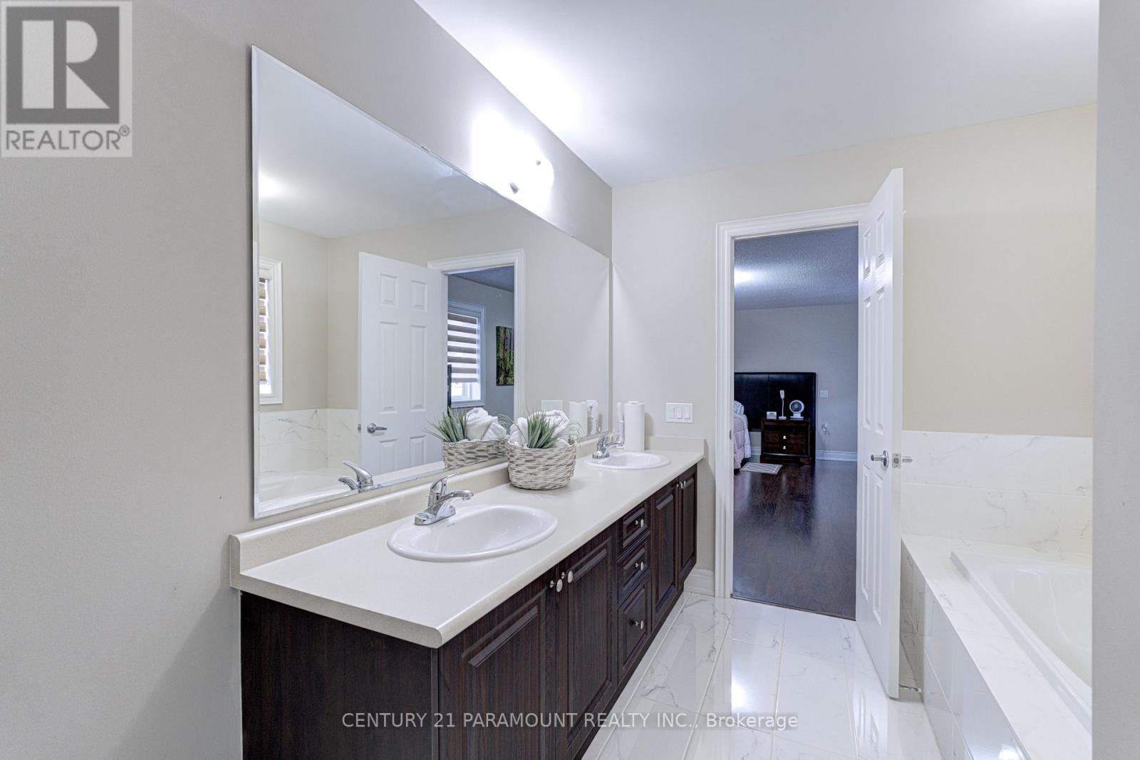 563 Dougall Avenue E, Caledon, Ontario  L7C 3Z4 - Photo 27 - W13075764