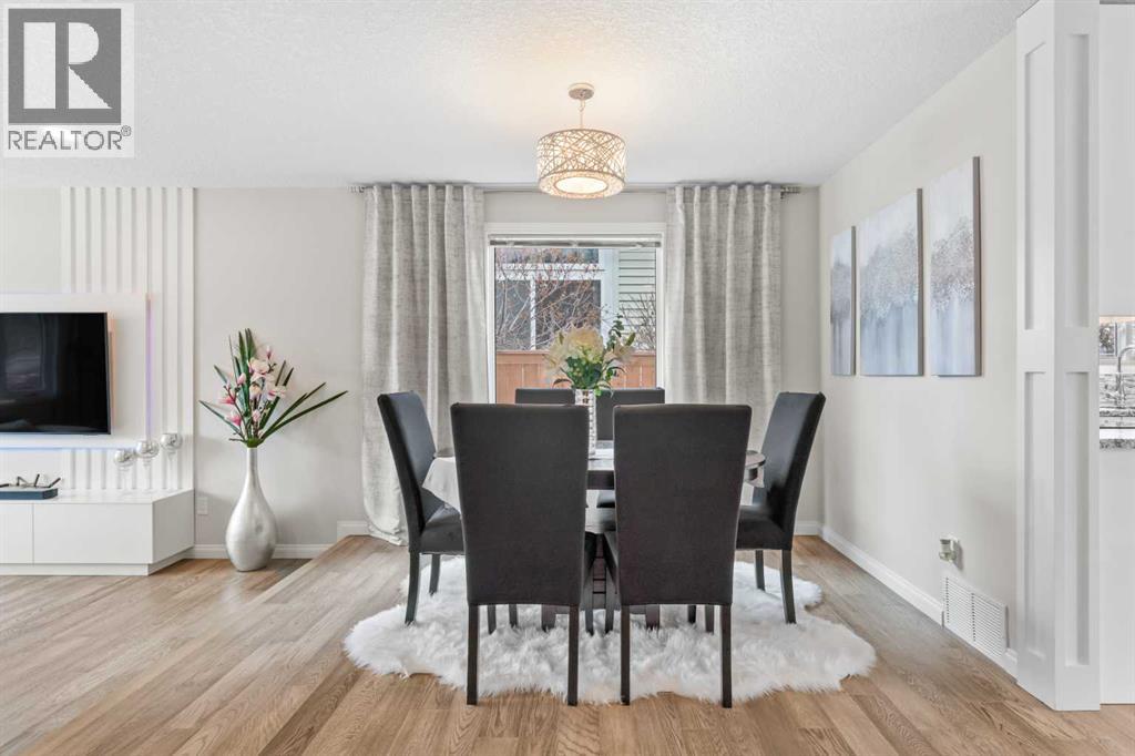 36 Woodfern Rise Sw, Calgary, Alberta  T2W 4S2 - Photo 7 - A2305683