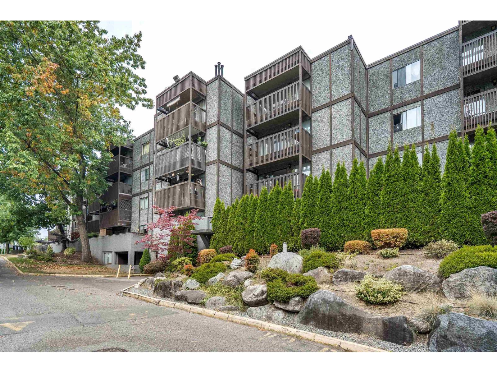 206 9682 134 Street, Surrey, British Columbia  V3T 5L6 - Photo 1 - R3118631
