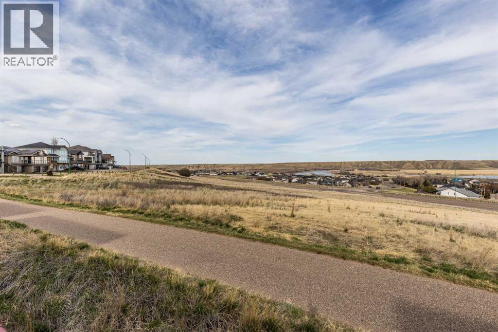 10 Palisades Mews Ne, Medicine Hat, Alberta  T1C 2B5 - Photo 45 - A2306758