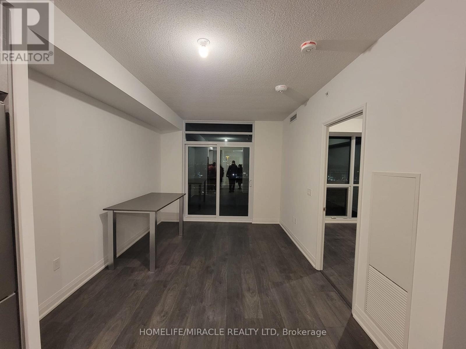 728 - 10 Gibbs Road, Toronto, Ontario  M9B 0E2 - Photo 3 - W13075802
