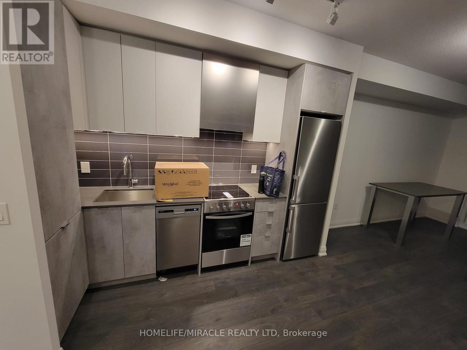 728 - 10 Gibbs Road, Toronto, Ontario  M9B 0E2 - Photo 4 - W13075802