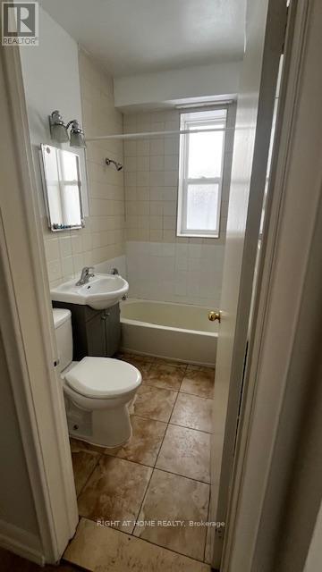 1 - 1 Wandle Avenue, Toronto, Ontario  M3M 2L1 - Photo 2 - W13075814