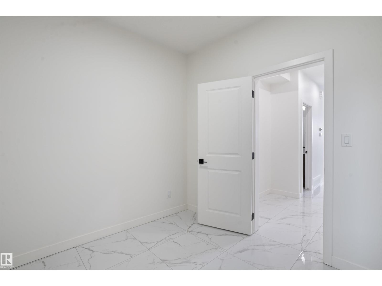 3013 8 Av Sw, Edmonton, Alberta  T6X 3M6 - Photo 7 - E4485509