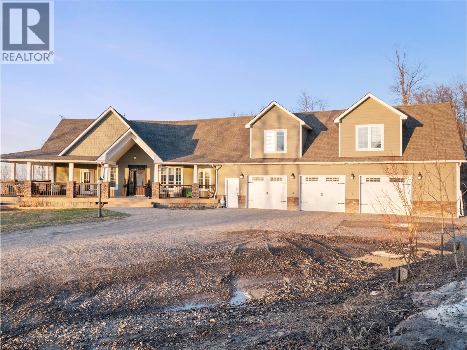 911 Elkridge Trail, Dawson Creek, British Columbia