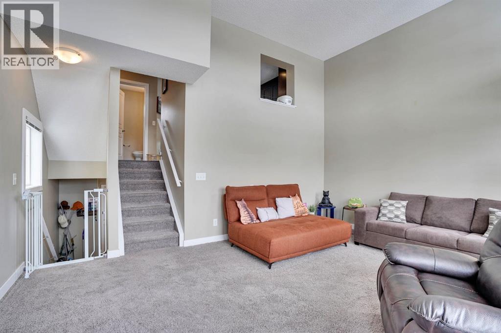 39 Panatella Road Nw, Calgary, Alberta  T3K 0S7 - Photo 9 - A2298941