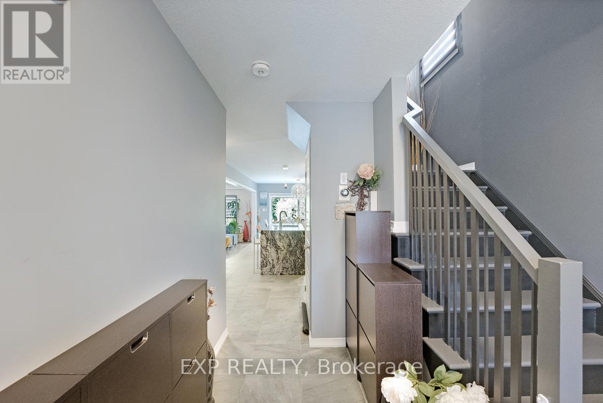 7737 Hackberry Trail, Niagara Falls, Ontario  L2H 3R5 - Photo 3 - X13075826