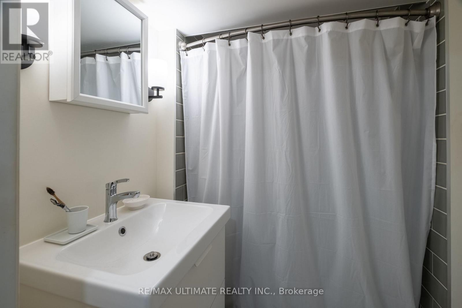 32 Lindsey Avenue, Toronto, Ontario  M6H 1E1 - Photo 28 - C13054368