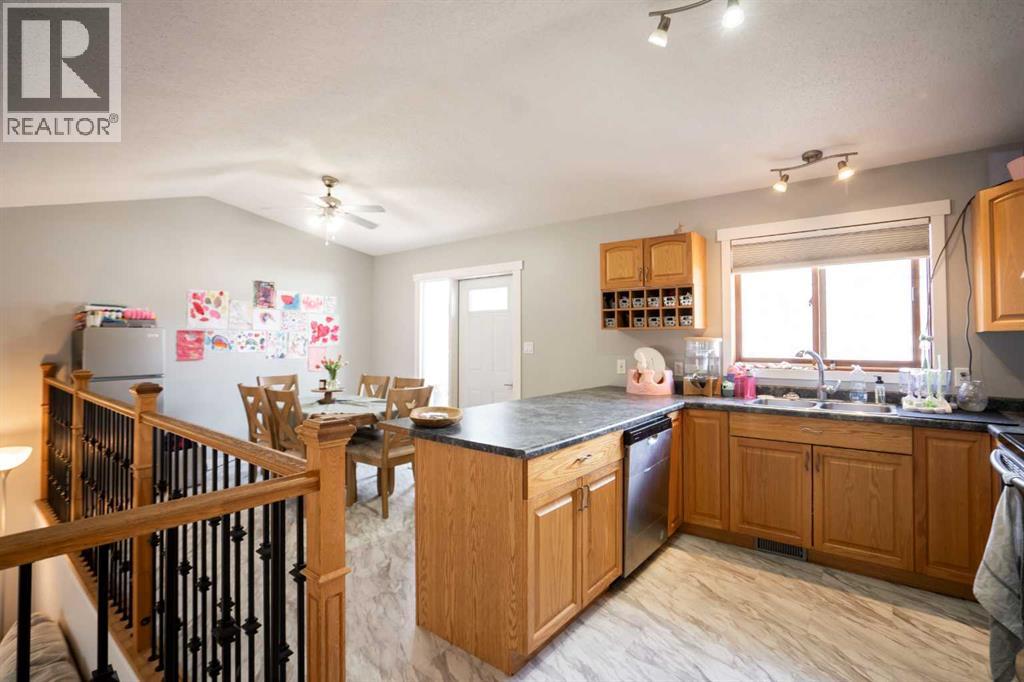 10918 92 Street, Peace River, Alberta  T8S 1P4 - Photo 4 - A2307196