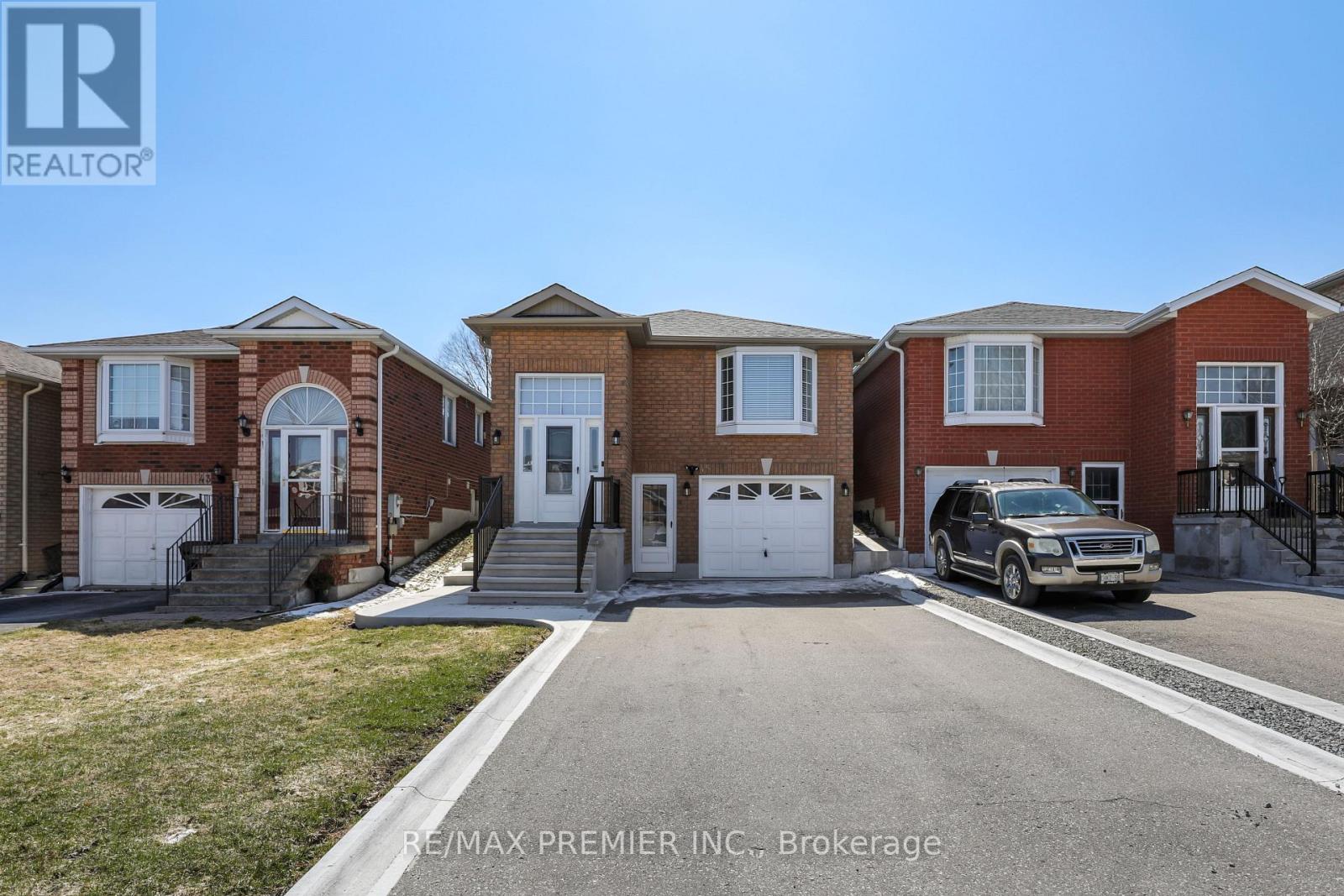 45 ROUGHLEY STREET, Bradford West Gwillimbury, Ontario
