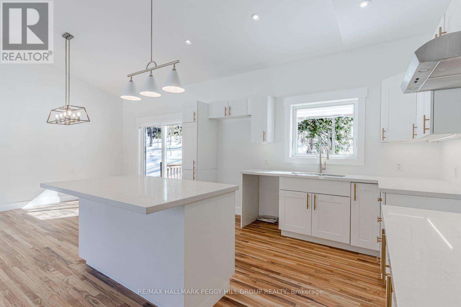 187 Albin Road, Tay, Ontario  L0K 2C0 - Photo 6 - S13027012