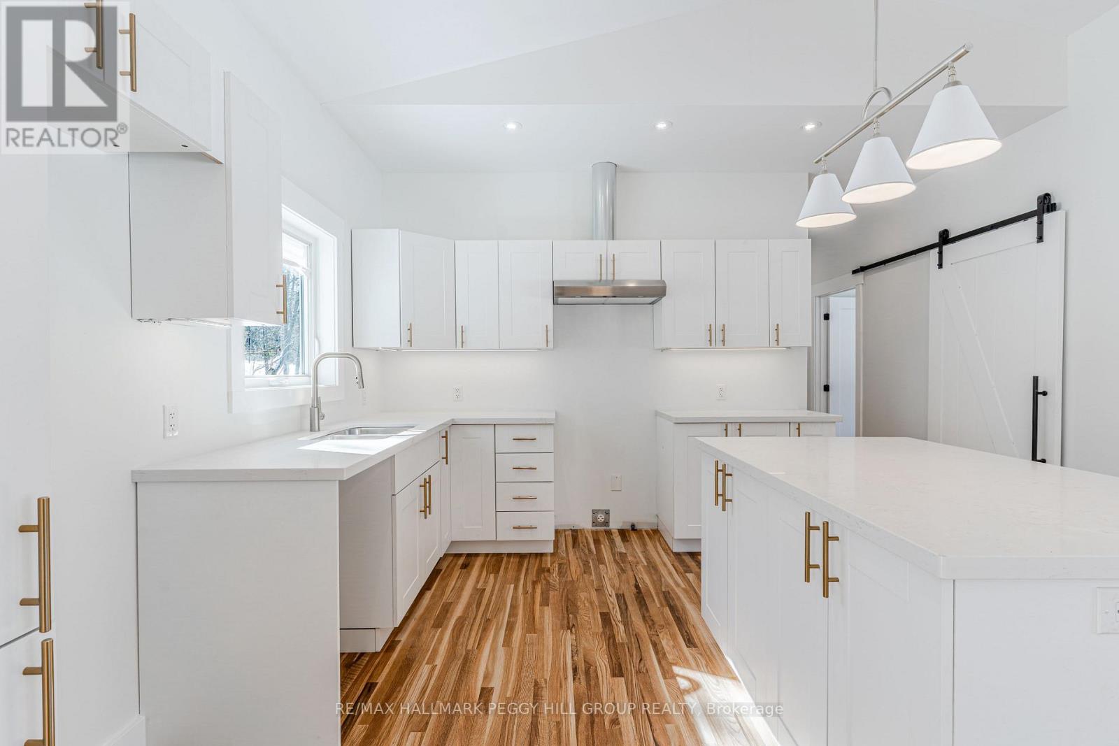 187 Albin Road, Tay, Ontario  L0K 2C0 - Photo 7 - S13027012