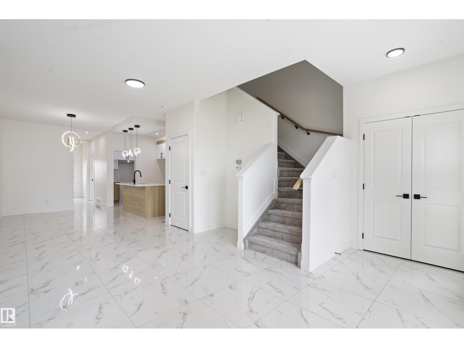 719 30 St Sw, Edmonton, Alberta  T6X 3M3 - Photo 8 - E4485511