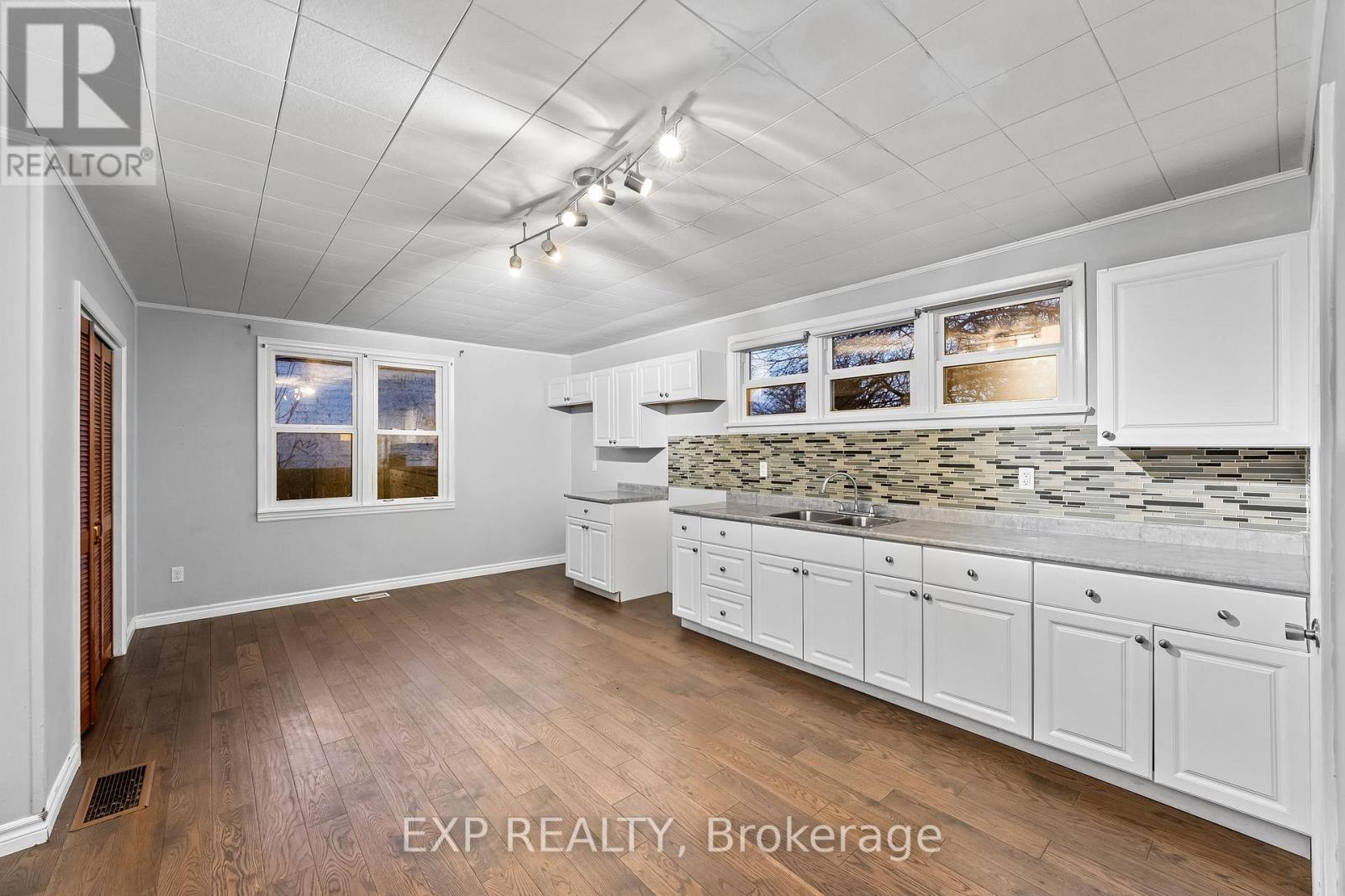 23 Ridley Street, Prince Edward County, Ontario  K8N 4Z1 - Photo 15 - X13075878