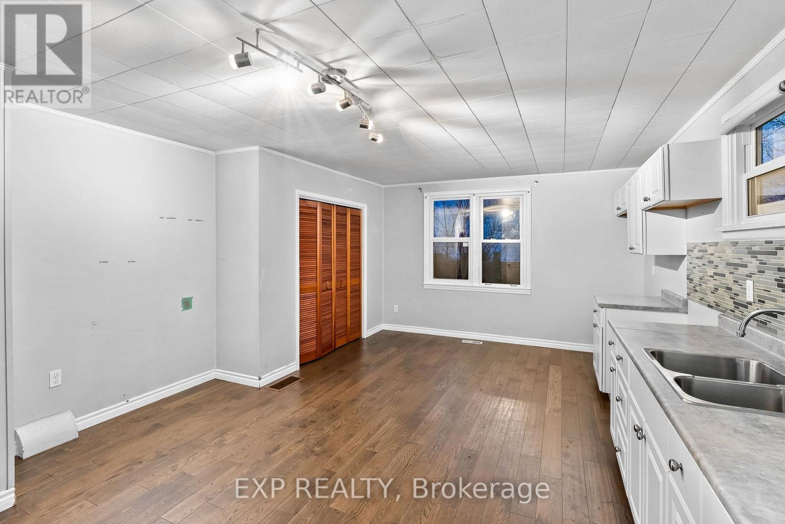 23 Ridley Street, Prince Edward County, Ontario  K8N 4Z1 - Photo 17 - X13075878