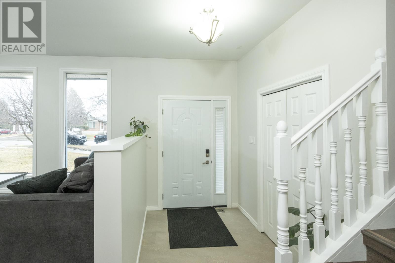 526 Ryerson Pl, Thunder Bay, Ontario  P7C 5R9 - Photo 8 - TB2600820