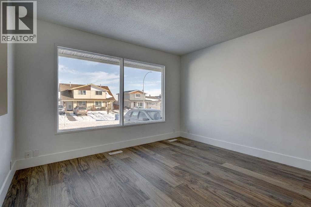 53b Fonda Green SE, Calgary, Alberta  T2A 5S4 - Photo 3 - A2299210
