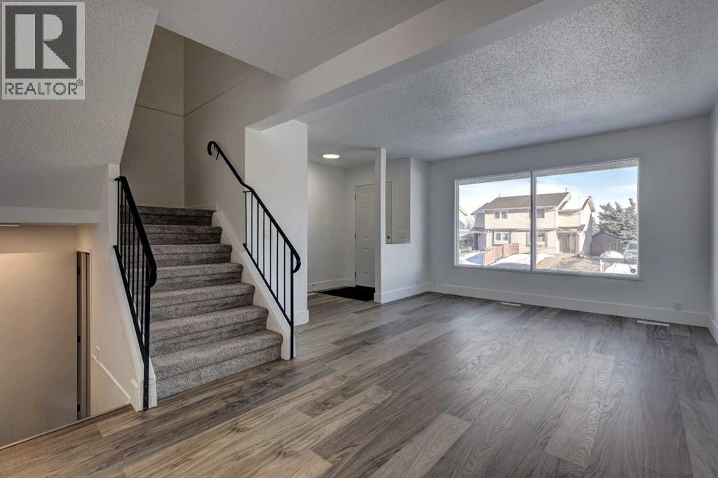 53b Fonda Green SE, Calgary, Alberta  T2A 5S4 - Photo 8 - A2299210