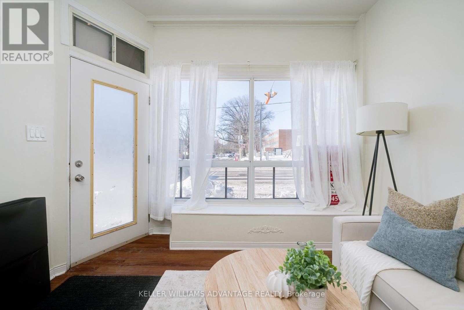 493 Jones Avenue, Toronto, Ontario  M4J 3G8 - Photo 4 - E13075874