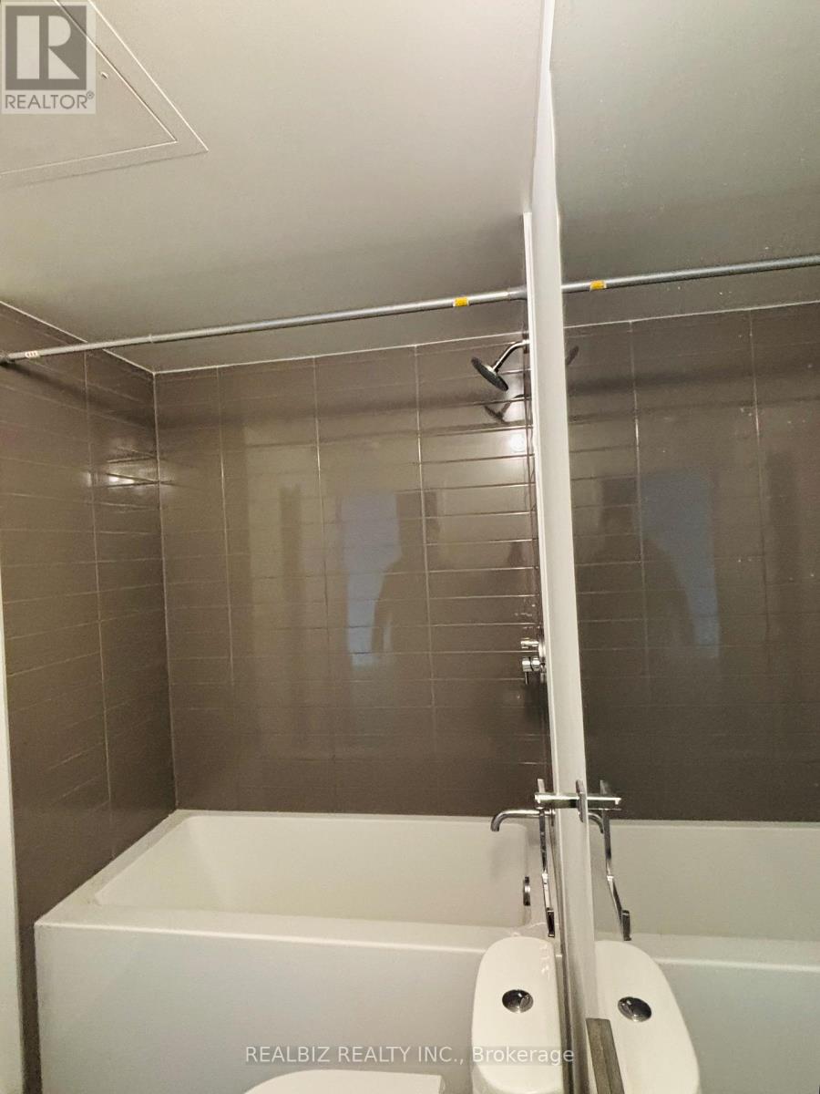 318 - 3005 Pine Glen Drive, Oakville, Ontario  L6M 5P5 - Photo 6 - W13075036