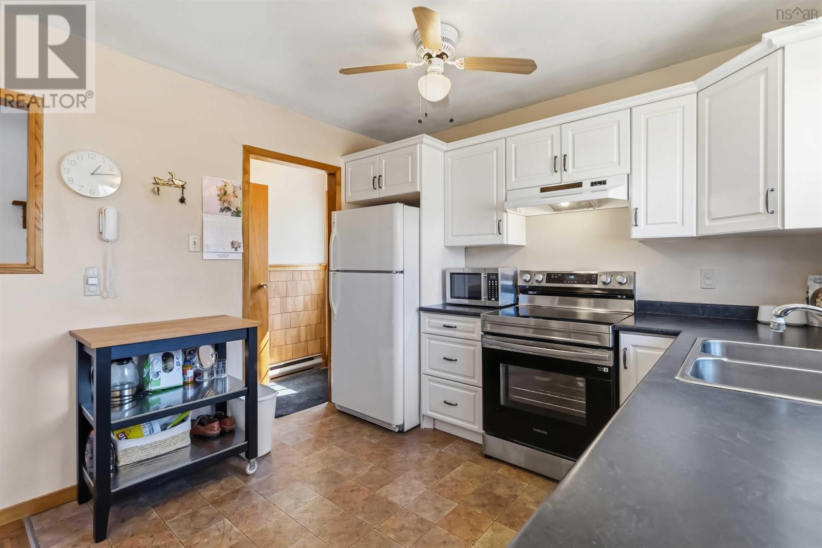 69 La Pierre Crescent, Dartmouth, Nova Scotia  B2W 5C7 - Photo 13 - 202606891