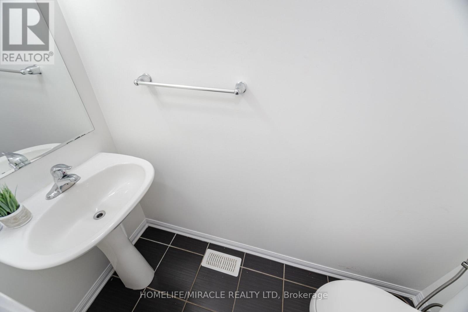14 Robert Parkinson Drive, Brampton, Ontario  L7A 0Y3 - Photo 18 - W13075860