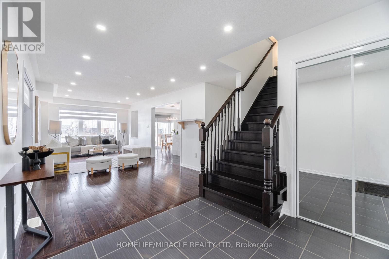 14 Robert Parkinson Drive, Brampton, Ontario  L7A 0Y3 - Photo 6 - W13075860