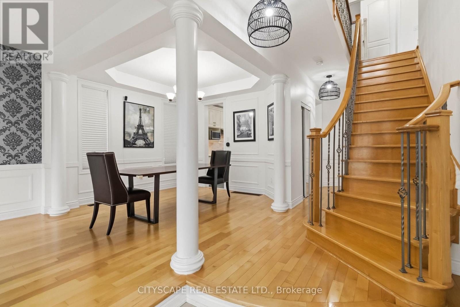 135 Innville Crescent, Oakville, Ontario  L6L 0B8 - Photo 2 - W13075876